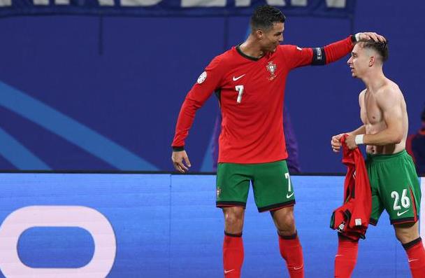 葡萄牙隊驚險逆轉擊敗捷克，歐洲杯開門紅