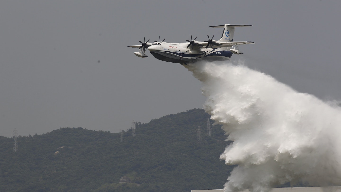 國產大型水陸兩棲飛機AG600進入審定試飛階段