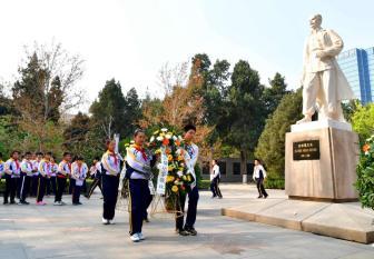 重走白求恩之路：我的中國故事