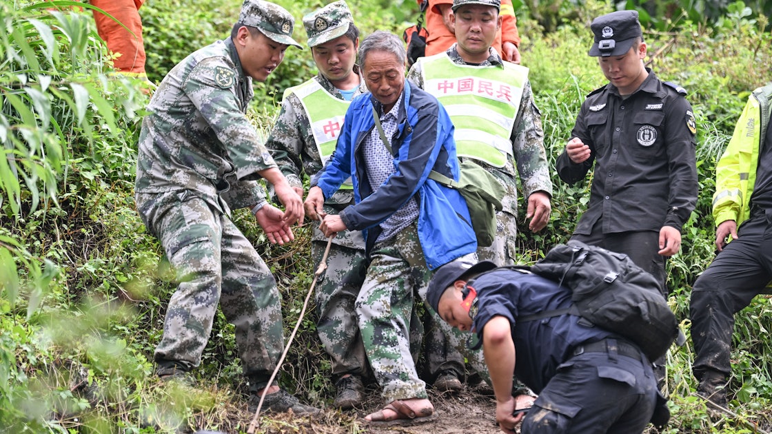 四川雅安山洪暴發致10人死亡 尚有29人失蹤 災區交通逐步恢復