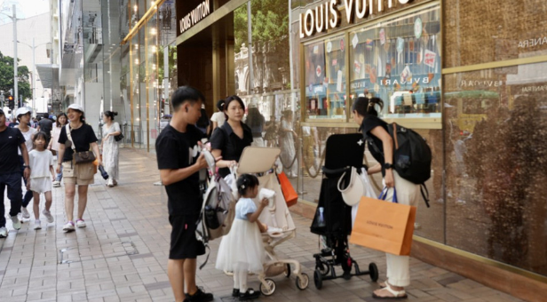 內地提升免稅額，六大口岸今起實施，期待振興香港零售業