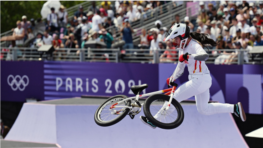 巴黎奧運：鄧雅文奪得中國首枚BMX女子自由式公園賽金牌